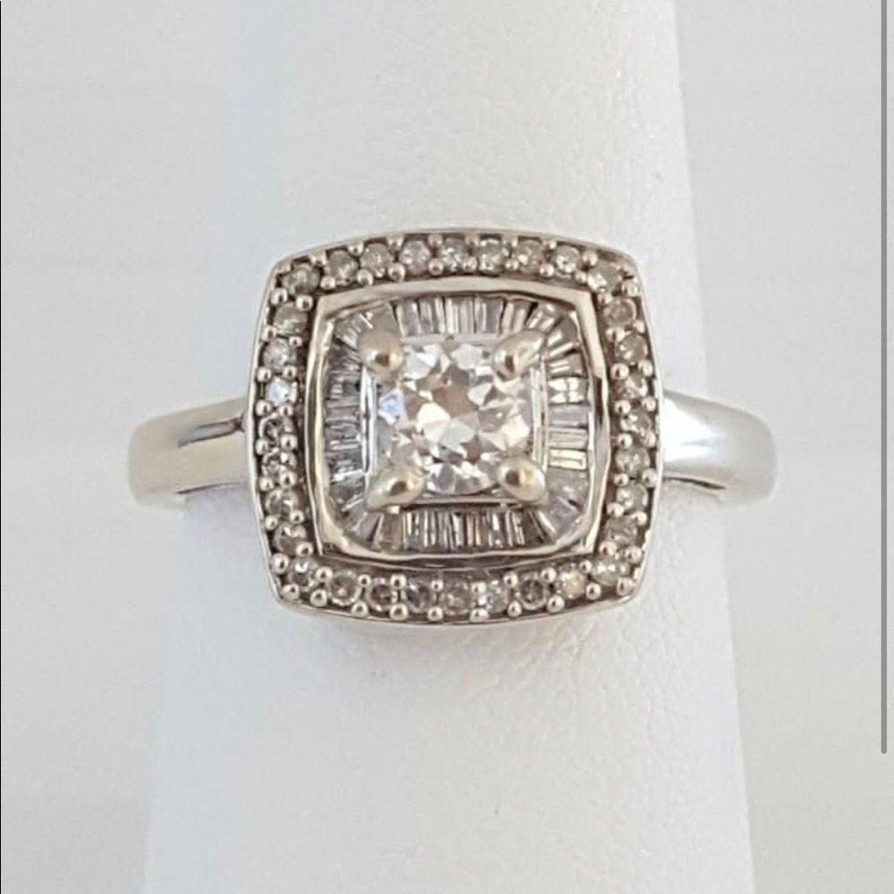 14K White Gold Antique Style Diamond Ring Size 7